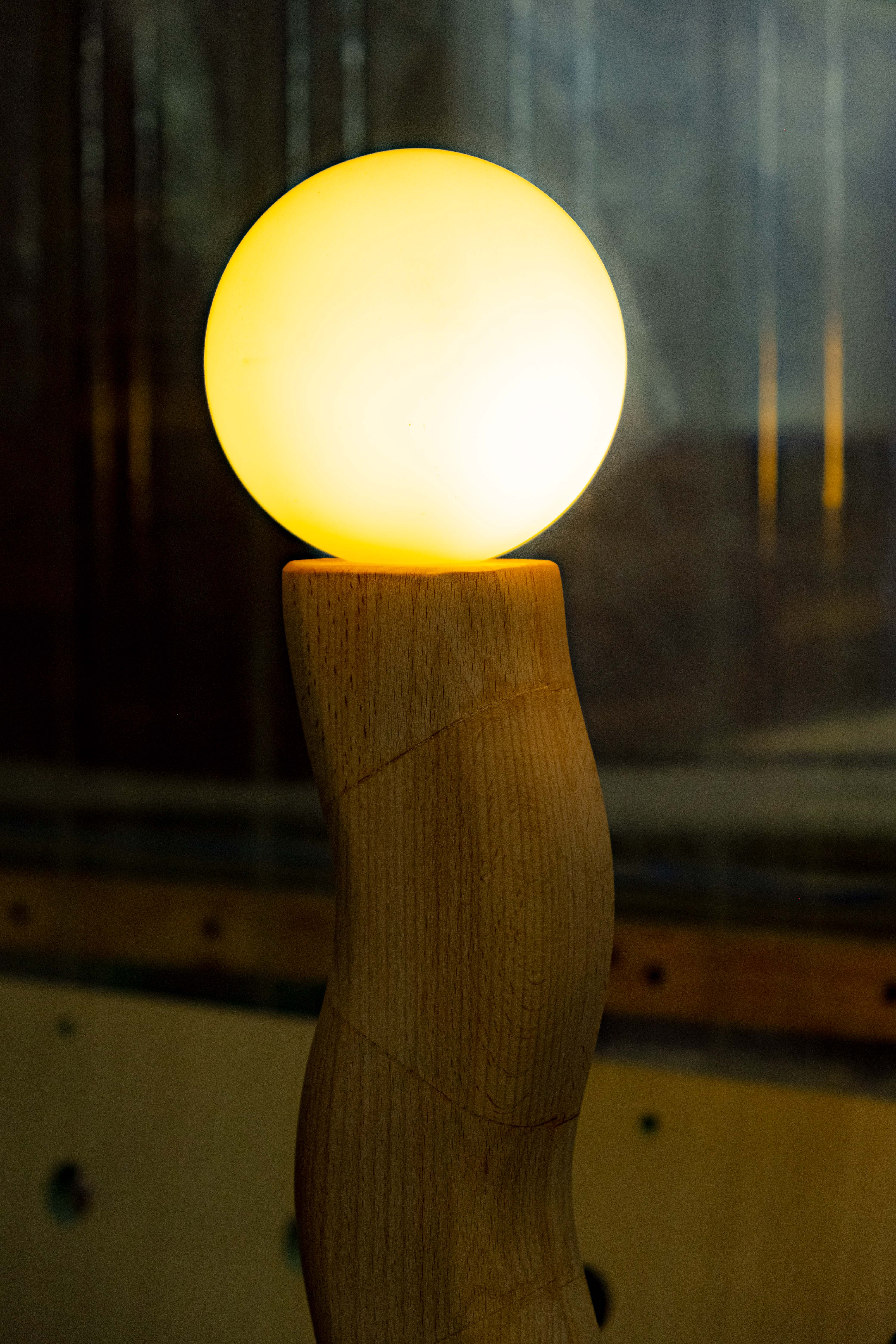 Wavy Floor Lamp