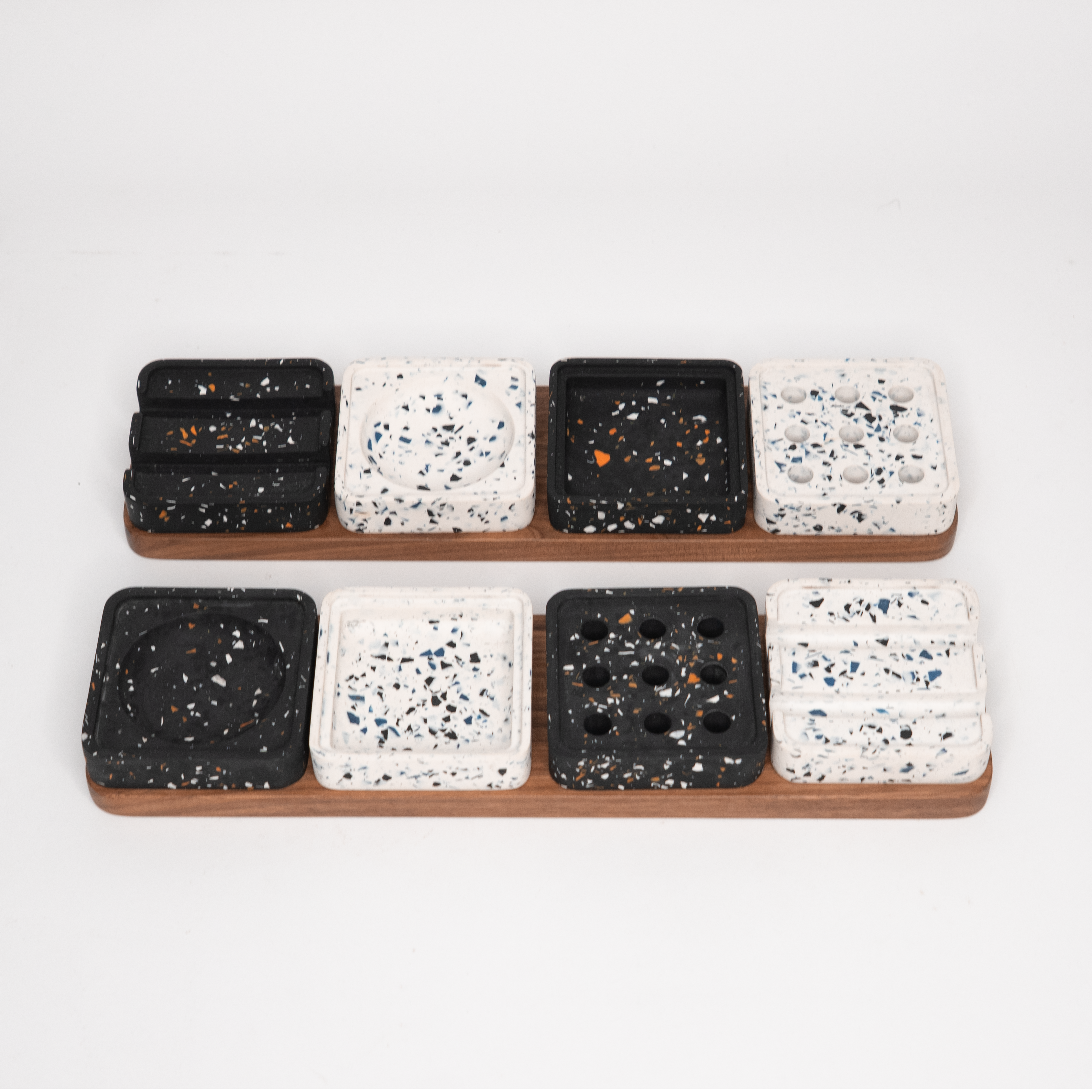 SQUARISH TRAY - SET OF 4 (BLACK)