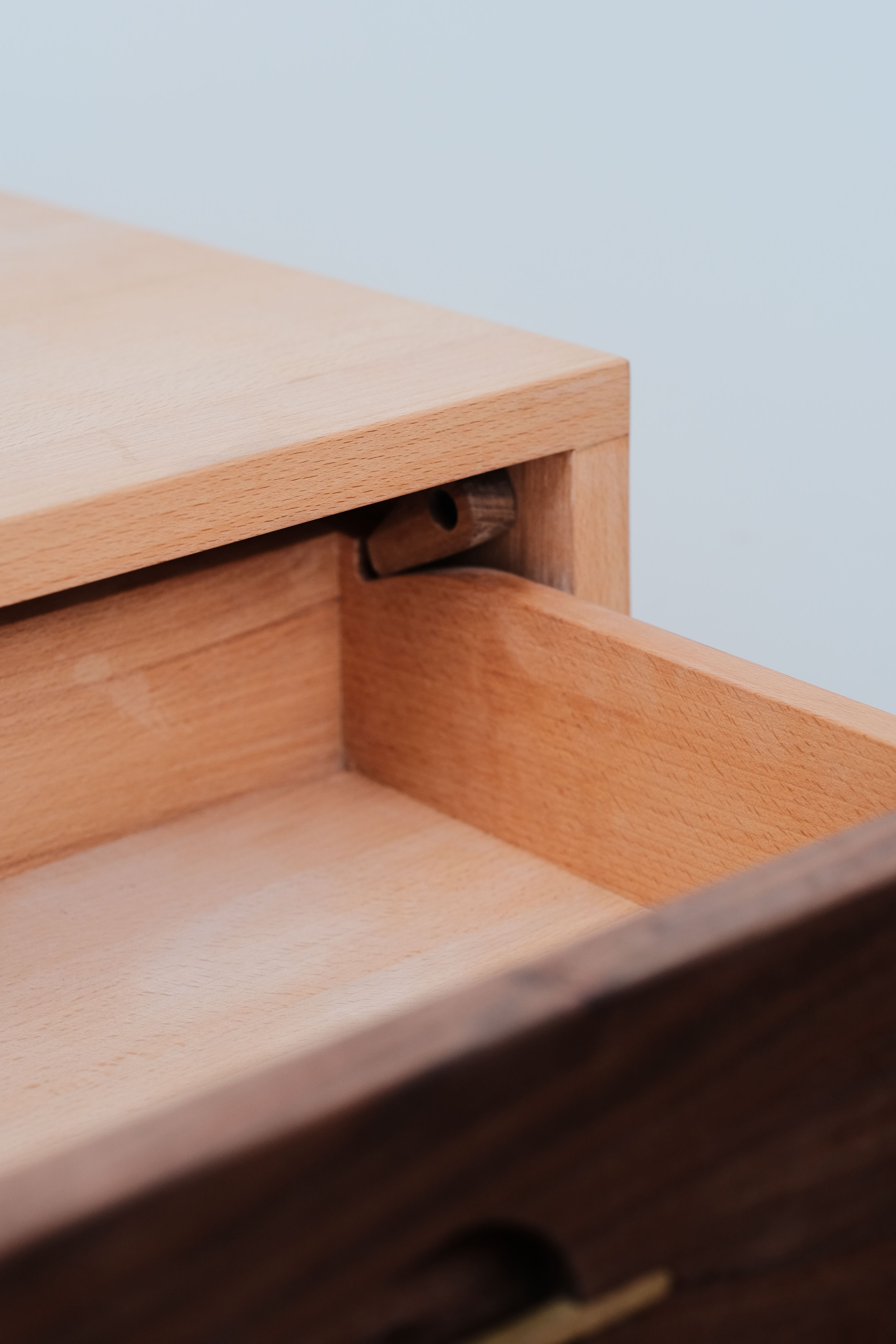 FLOATING LARGE NIGHTSTAND