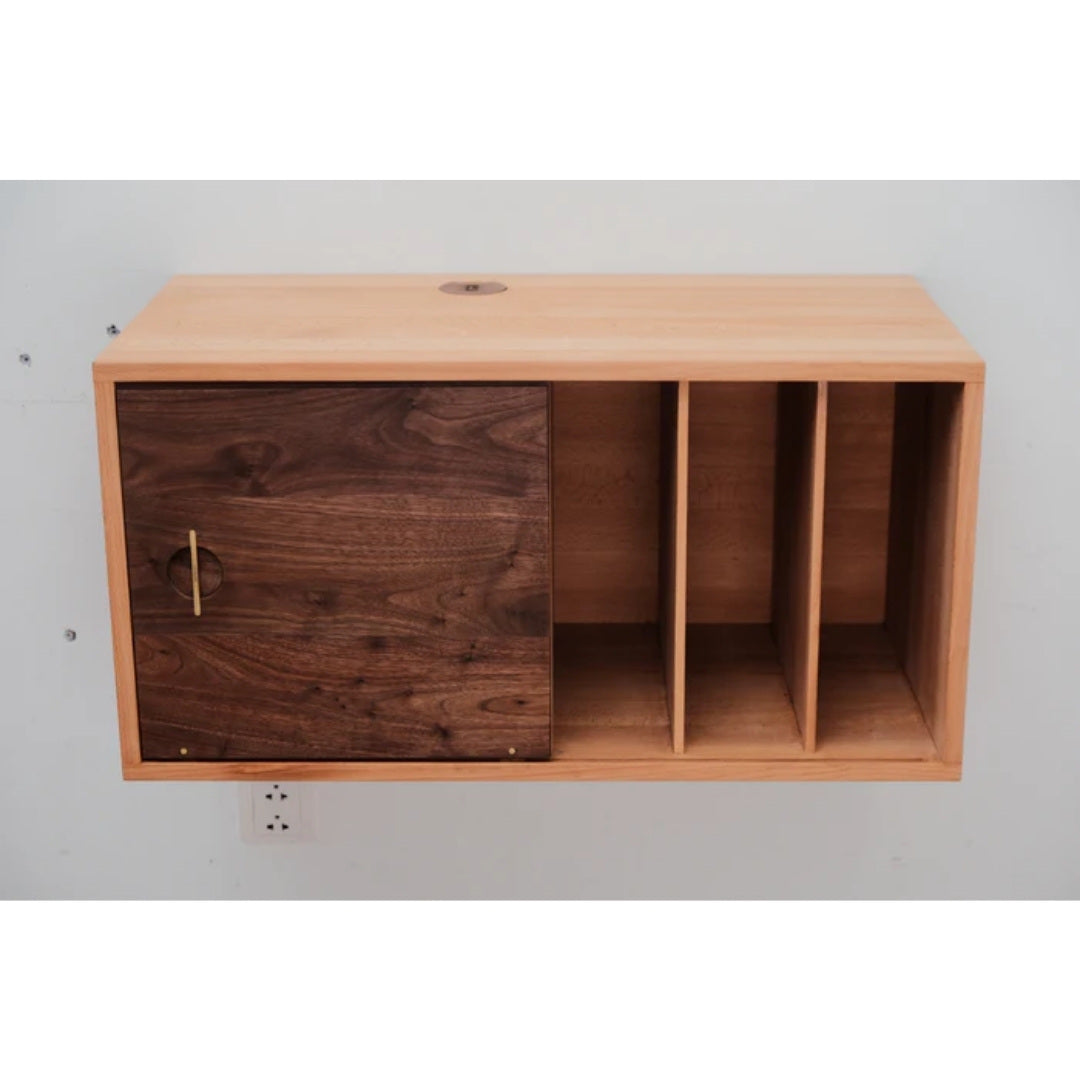 FLOATING VINYL SHELF